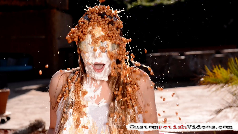 Wet and Messy Fetish - Sara Liz and food