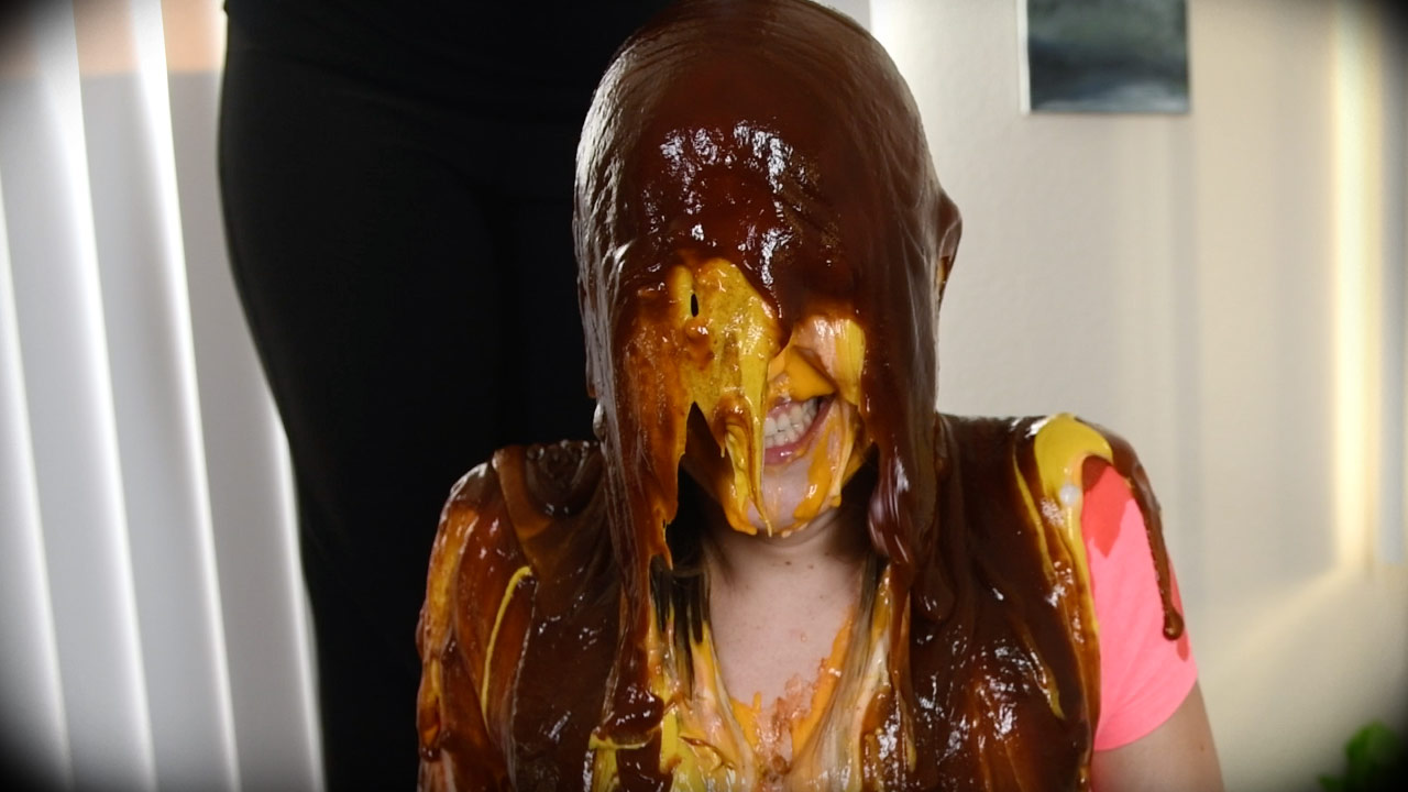 Ella Nova wet and messy condiment game